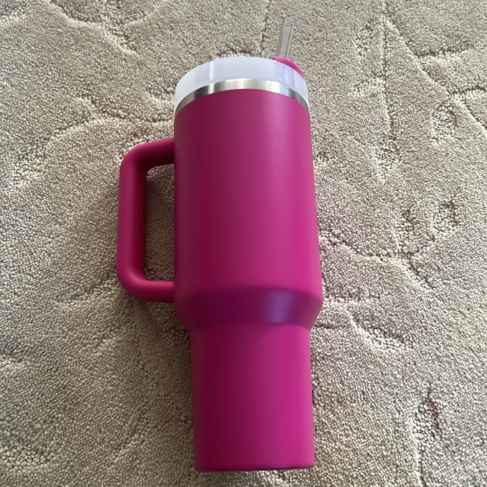 Stanley The Quencher H2.0 FlowState™ Tumbler | 40 OZ × 1
Color: Fuchsia - Picture 4 of 6